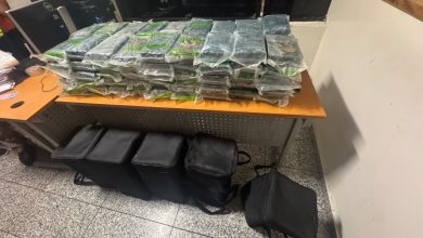 Foto de DNCD incauta 90 paquetes de presunta cocaína en el AILA