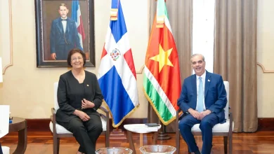 Foto de Abinader recibe a su homóloga de Surinam Jennifer Geerlings