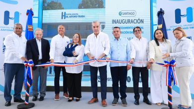 Foto de Abinader entrega Hospital Periférico Antonio Trueba en Santiago