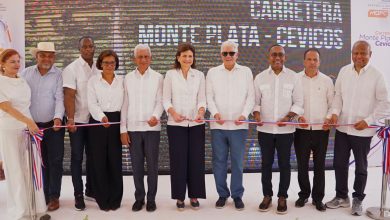 Foto de Gobierno entrega carreteras para mejorar la conectividad regional