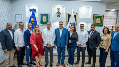 Foto de Autoridades municipales reciben pasaporte electrónico