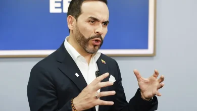 Foto de Iván Cepeda pide a De la Esprilla renunciar a la ciudadanía estadounidense para asumir la presidencia de Colombia
