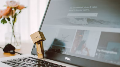 Foto de Amazon lanza su película de Sam Altman casi terminada cuatro meses después de invertir 50 mil millones de dólares en OpenAI