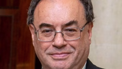 Foto de El gobernador del Banco de Inglaterra ha advertido que es posible que sea necesario racionar la IA debido a las limitaciones energéticas.