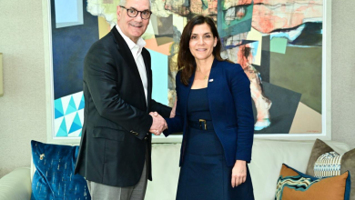 Foto de Gonzalo Castillo calificó de “poderoso” su encuentro con el embajador de Estados Unidos.