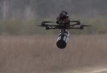 Foto de Una startup checa de inteligencia artificial dice que puede detectar drones mediante sonido por 150 euros por sensor y quiere conectar primero las redes eléctricas.
