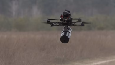 Foto de Una startup checa de inteligencia artificial dice que puede detectar drones mediante sonido por 150 euros por sensor y quiere conectar primero las redes eléctricas.