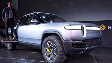 Foto de El CEO de Rivian dice que la conducción autónoma punto a punto supervisada llegará este año y la está comparando directamente con el FSD de Tesla