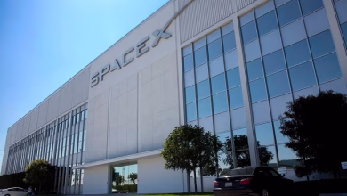 Foto de Las acciones de SpaceX vuelven a caer a medida que el repunte posterior a la OPI sigue disminuyendo
