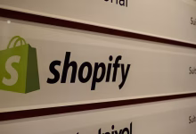 Foto de TrustPilot incorpora sus reseñas en las tiendas Shopify a medida que la búsqueda por IA remodela las compras en línea