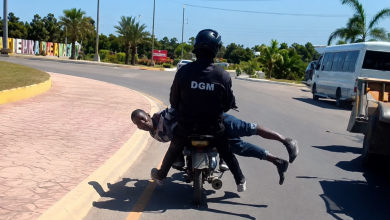 Foto de Migración investiga a agentes que trasladaron