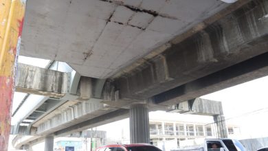 Foto de Captan caída de una placa en la estación Gregorio Urbano Gilbert