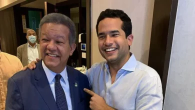 Foto de Omar y Lionel Fernández intercambian roles en divertida dinámica por el Día del Padre