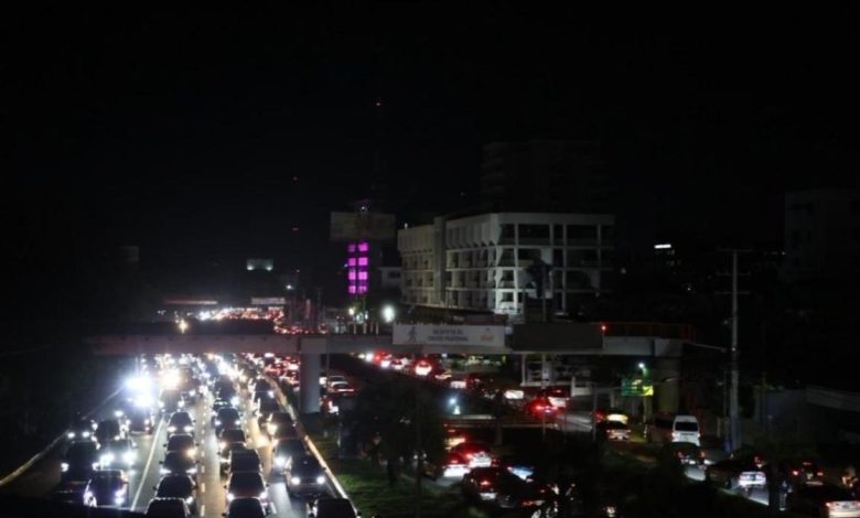 Foto de Protestas en Santo Domingo por cortes de energía de siete horas y altos costos de facturas
