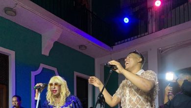 Foto de Fefita La Grande y La Fiera Tipica hacen bailar al público en una noche de orgullo e inclusión.