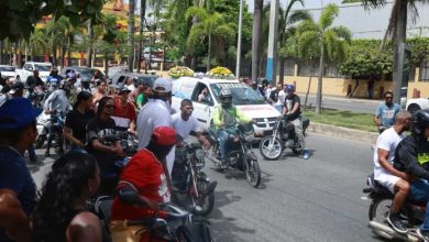 Foto de Entre gritos y aplausos: así despidieron a Querido Mercado