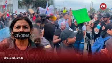 Foto de Iniciaron protestas contra la llamada “ley mordaza” frente a la Plaza de la Bandera