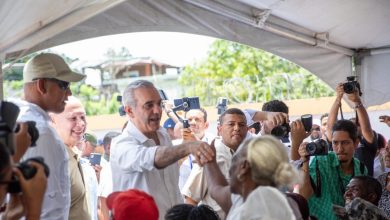 Foto de Lewis Abinadar en Samaná: “Este gobierno está para servir a quienes más lo necesitan”