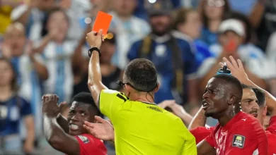 Foto de ¿Injusticia en el Mundial? La expulsión del delantero suizo generó críticas por parcialidad hacia Argentina