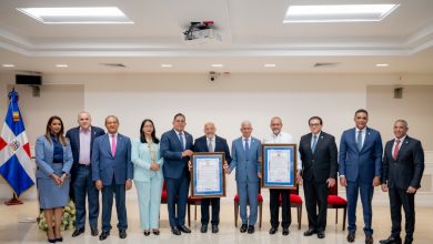 Foto de Senado honra a personalidades de Barahona por su aporte a la sociedad