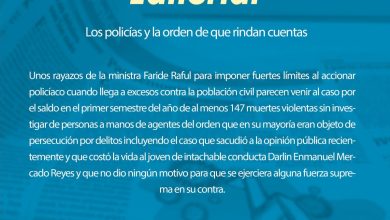 Foto de Agentes de policía y órdenes para responsabilizarlos