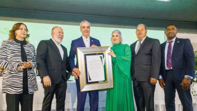 Foto de CIBAO y Asociación de Comerciantes y Mayoristas de SD reconocen a Luis Abinadar