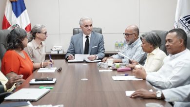 Foto de Educación garantiza pago de incentivos a docentes tras contratación con ADP en evaluaciones docentes
