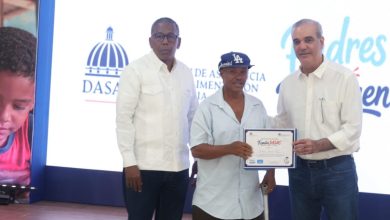 Foto de Luis Abinada encabeza evento “Padres Que Protegen” y reconoce labor de padres dominicanos.