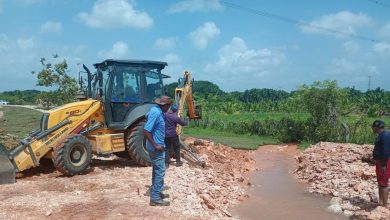 Foto de Brigada Caasd intervino en rotura de ducto de 48 pulgadas en Santo Domingo Est.