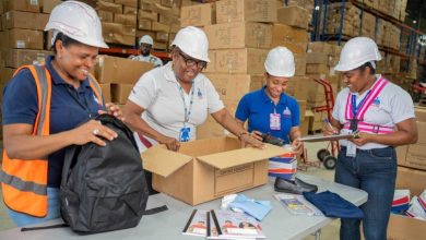 Foto de Con la distribución gratuita de útiles escolares y uniformes, cada familia ahorra hasta RD$5,433 por estudiante, afirmó Minerd.