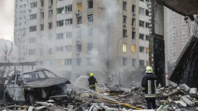 Foto de Al menos 14 personas murieron y más de 40 resultaron heridas en un nuevo gran ataque ruso en Kiev en vísperas de una cumbre de la OTAN