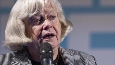 Foto de La exministra británica Anne Widdecombe asesinada en su casa  ACN