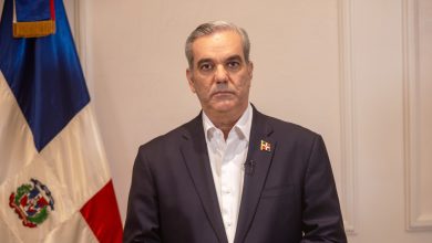 Foto de Abinader lamenta fallecimiento de monseñor