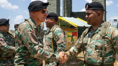 Foto de Comandante del Ejército supervisa unidades fronterizas