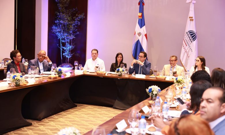 Foto de Sigmund Freund destaca avances en la modernización del Estado