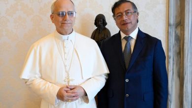 Foto de León XIV recibirá a Gustavo Petro en el Vaticano el jueves por la mañana
