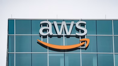 Foto de AWS invierte mil millones de dólares en ingenieros de IA avanzados