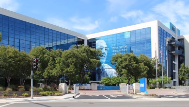 Foto de Intel confirmó más despidos en su unidad de centros de datos a medida que las acciones suben al ritmo de recuperación