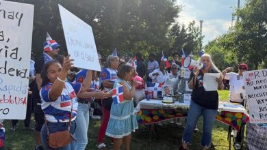 Foto de Entre protesta y celebración: dominicanos del Bronx rechazan medidas de RD y conmemoran cumpleaños de Abinadar