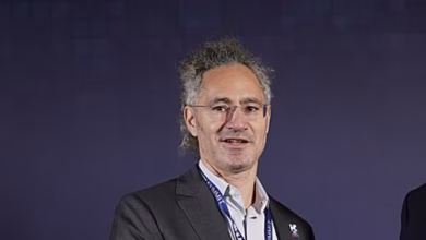 Foto de El director ejecutivo de Palantir predice que la IA lo hará 20 veces más rico, mientras que los trabajadores de clase media crecerán marginalmente
