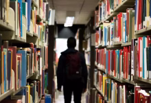 Foto de Las empresas de inteligencia artificial están comprando libros antiguos para obtener datos de entrenamiento sin errores