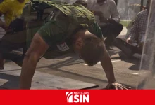 Foto de Hombre bate récord Guinness al hacer 847 flexiones en una hora con una mochila de 27 kg a la espalda