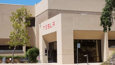 Foto de Tesla no cumplió con las estimaciones de entrega del segundo trimestre y las existencias cayeron. Las ganancias del miércoles enfrentan el mismo problema.