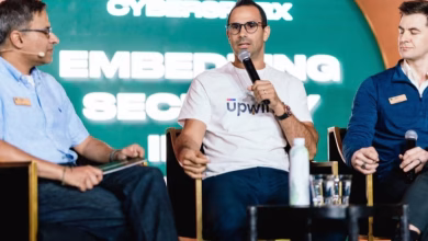 Foto de Upwind: paquetes AsyncAPI npm afectados en un ataque a la cadena de suministro